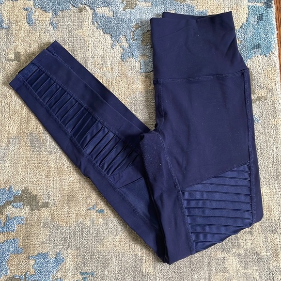 ALO yoga High-Waist Moto Sport Leggings with Mesh Panels - Picture 2 of 5